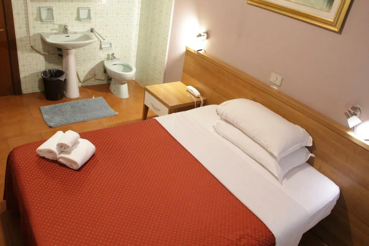 Ca' Grande Hotel Milão 0*,